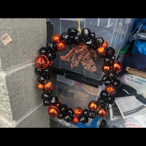 🎄HALLOWEEN & CHRSTMAS BELL WREATH WITH BELL DOOR HANGER🎄 - Picture 6 of 12